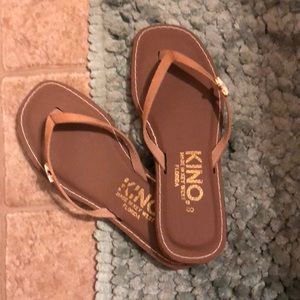 Size 8 tan sandals